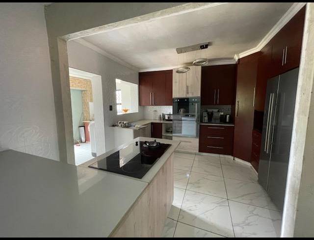 BUSINESS FOR SALE IN AERORAND